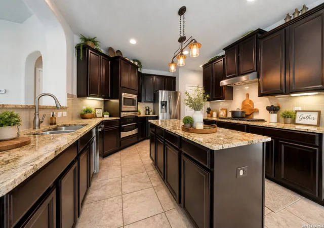4th image of 10331 Salamanca, Helotes, TX 78023 | MLS# 2000492