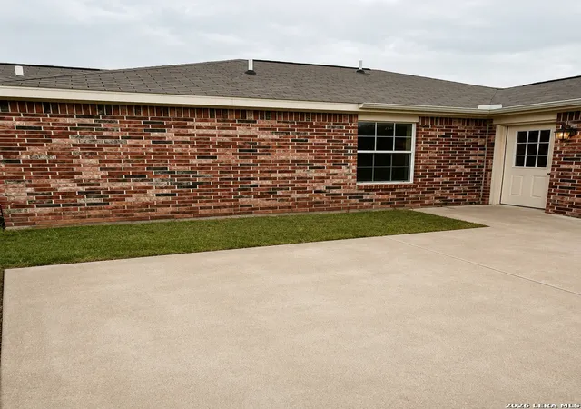 17th image of 264 Rodriguez Ave, Charlotte, TX 78011 | MLS# 2000500