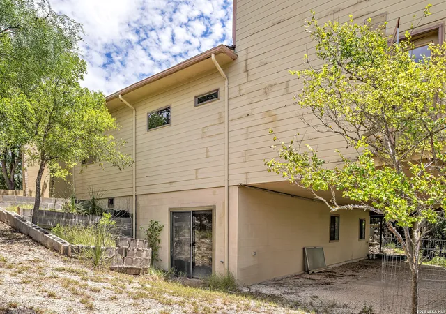 32nd image of 252 Pebble Beach Rd, Lakehills, TX 78063 | MLS# 2000506