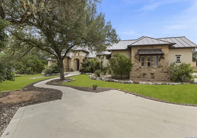 Photo 3 of Single family home for sale at 271 Copper Trce, New Braunfels, TX 78132 | MLS# 2000524 | Listing updated on 2026-09-17