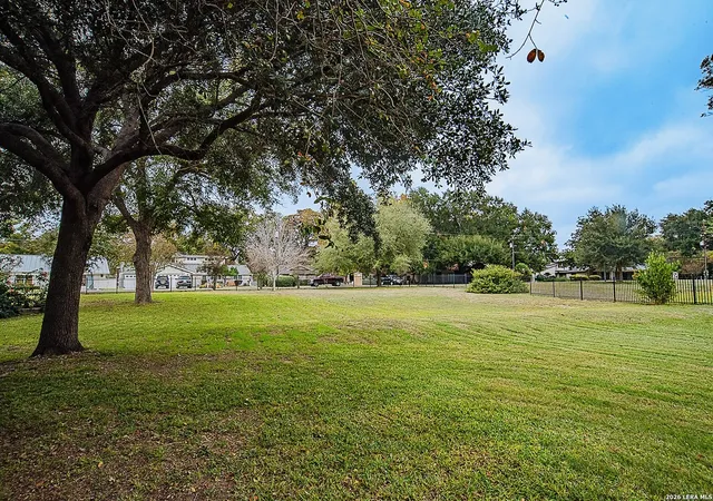 5th image of 123 Royal George Cir, Mc Queeney, TX 78123 | MLS# 2000531