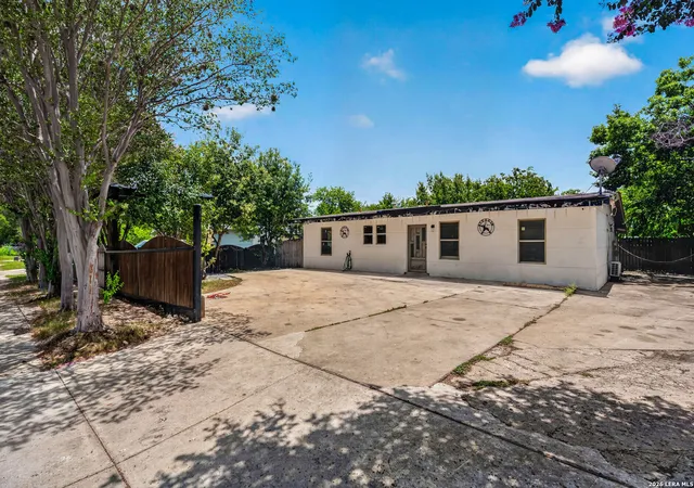 Photo 2 of Single family home for sale at 6134 Bright Valley Dr, San Antonio, TX 78242 | MLS# 2000536 | Listing updated on 2026-07-15