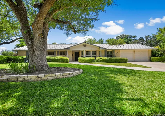 Photo 2 of Single family home for sale at 134 Meadowood Ln, San Antonio, TX 78216 | MLS# 2000543 | Listing updated on 2026-09-12