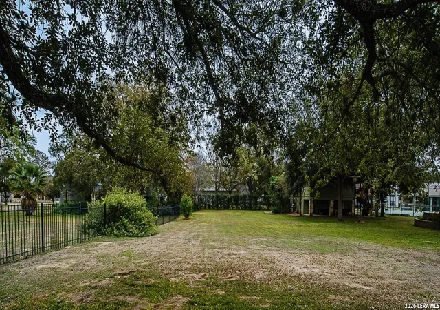 2nd image of 187 Royal George Cir, Mc Queeney, TX 78123 | MLS# 2000556