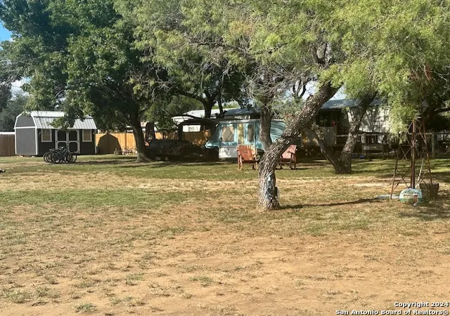 5th image of 507 Mulberry St, Jourdanton, TX 78026 | MLS# 2000567