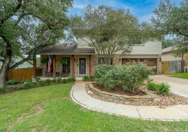 Photo 4 of Sale Pending at 1952 Creek Holw, San Antonio, TX 78259 | MLS# 2000578 | Listing updated on 2026-10-06