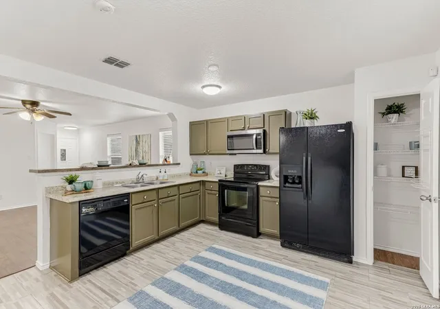 Photo 3 of Sale Pending at 3519 Ashleaf Wls, San Antonio, TX 78261 | MLS# 2000587 | Listing updated on 2026-07-31