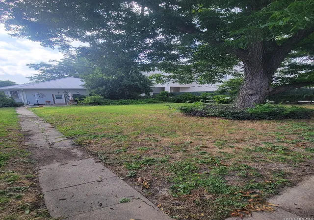 16th image of 825 N Pine St, San Antonio, TX 78202 | MLS# 2000590