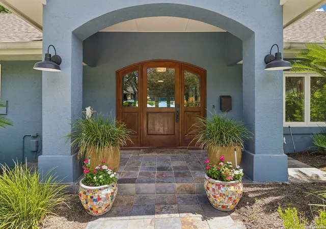 Photo 3 of Single family home for sale at 1020 Wiltshire Ave, Terrell Hills, TX 78209 | MLS# 2000596 | Listing updated on 2026-07-30