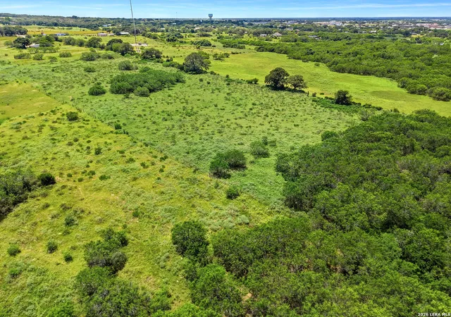 15th image of 802 Wolf, La Vernia, TX 78121 | MLS# 2000598