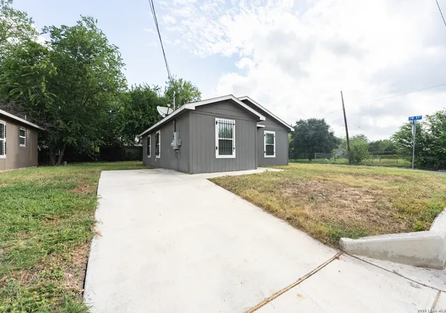 Photo 2 of Single family home for sale at 4903 Tyson St, San Antonio, TX 78237 | MLS# 2000600 | Listing updated on 2026-09-13