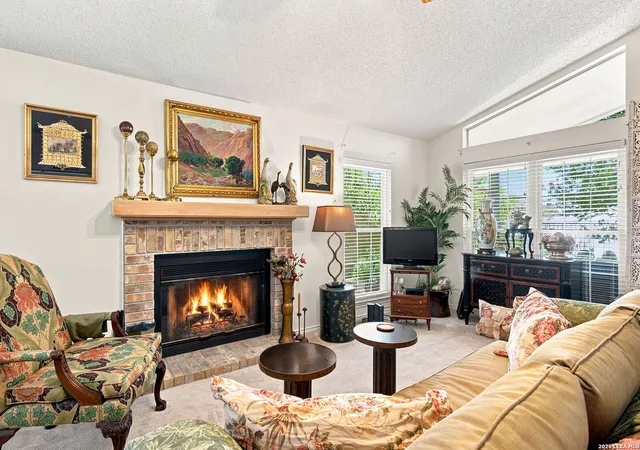 Photo 4 of Sale Pending at 506 Fitch St, Kerrville, TX 78028 | MLS# 2000632 | Listing updated on 2026-08-03