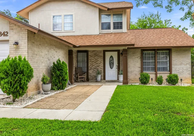 Photo 2 of Sale Pending at 8342 Thorncliff Dr, San Antonio, TX 78250 | MLS# 2000640 | Listing updated on 2026-08-28