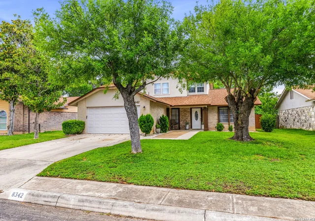 Photo 3 of Sale Pending at 8342 Thorncliff Dr, San Antonio, TX 78250 | MLS# 2000640 | Listing updated on 2026-08-28