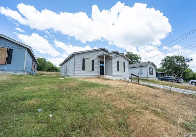 Photo 3 of Single family home for sale at 1007 Yucca St, San Antonio, TX 78220 | MLS# 2000648 | Listing updated on 2026-09-13