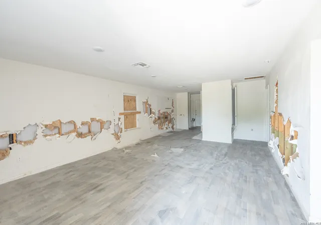 Photo 3 of Single family home for sale at 1007 Yucca St, San Antonio, TX 78220 | MLS# 2000648 | Listing updated on 2026-09-13