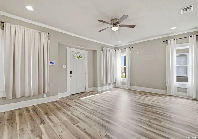 Photo 3 of Sale Pending at 1629 W Woodlawn, San Antonio, TX 78201 | MLS# 2000653 | Listing updated on 2026-09-10