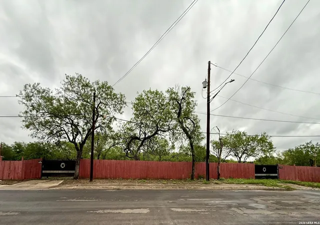 Photo 3 of Land for sale at 2718 Crater Dr, San Antonio, TX 78222 | MLS# 2000690 | Listing updated on 2026-07-26