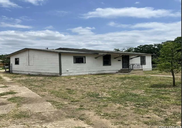Photo 2 of Single family home for sale at 227 Southway Dr, San Antonio, TX 78225 | MLS# 2000700 | Listing updated on 2026-07-26