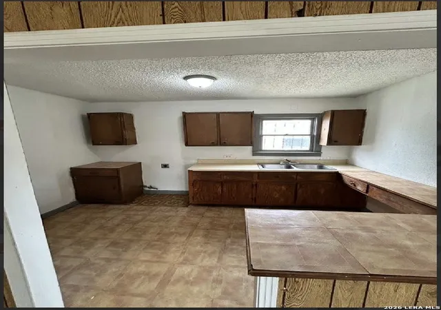 Photo 3 of Single family home for sale at 227 Southway Dr, San Antonio, TX 78225 | MLS# 2000700 | Listing updated on 2026-07-26