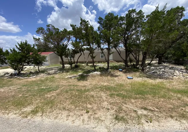 Photo 1 of Single family home for sale at 846 Inglewood Dr, Canyon Lake, TX 78133 | MLS# 2000707 | Listing updated on 2026-07-26