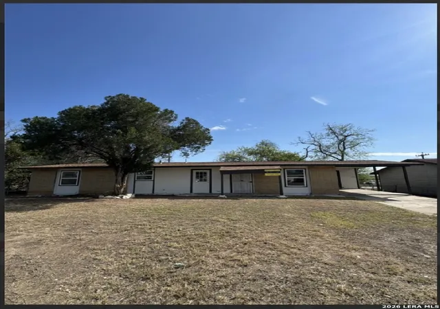 Photo 1 of Single family home for sale at 174 Oak Valley Dr, San Antonio, TX 78227 | MLS# 2000710 | Listing updated on 2026-07-26