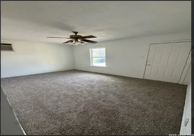 Photo 3 of Single family home for sale at 174 Oak Valley Dr, San Antonio, TX 78227 | MLS# 2000710 | Listing updated on 2026-07-26
