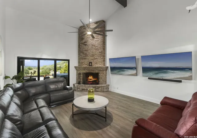 image of 107 Tapatio Dr E, Boerne, TX 78006 | MLS# 2000741