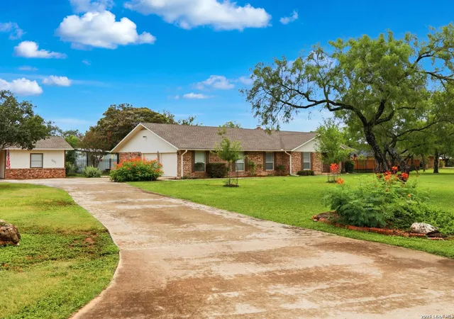 Photo 3 of Single family home for sale at 2402 Welsch Ln, New Braunfels, TX 78132 | MLS# 2000748 | Listing updated on 2026-09-17