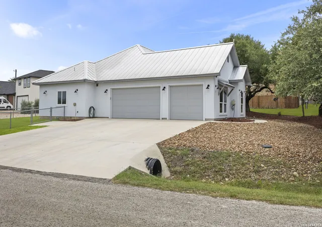 Photo 3 of Single family home for sale at 116 Clemente Zapata, Blanco, TX 78606 | MLS# 2000751 | Listing updated on 2026-08-10