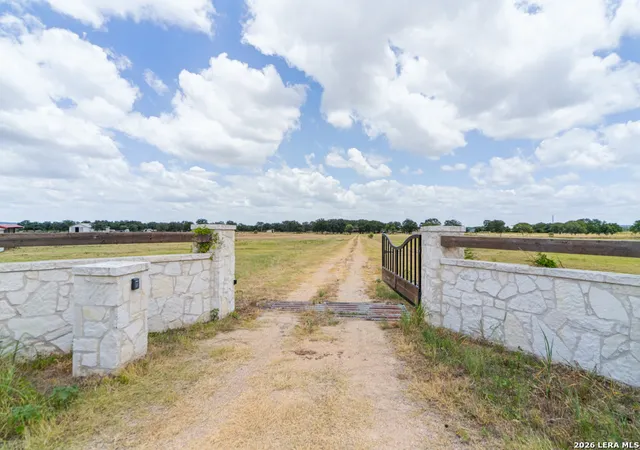 2nd image of 497 Luckenbach Rd, Fredericksburg, TX 78624 | MLS# 2000781