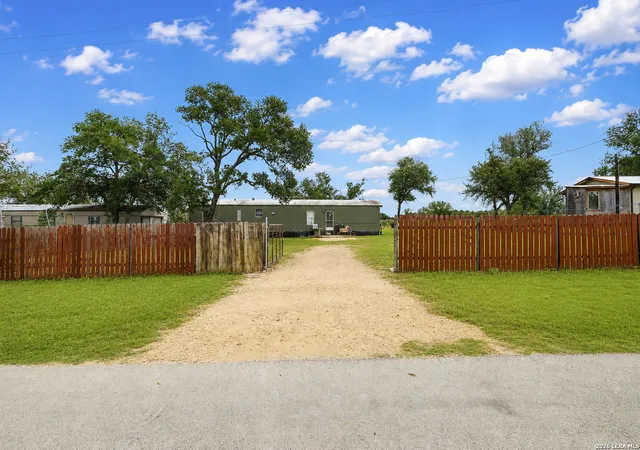 21st image of 125 Villa Ridge Dr, Poteet, TX 78065 | MLS# 2000789