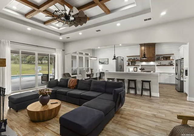 3rd image of 121 N Tranquility Dr, La Vernia, TX 78121 | MLS# 2000791
