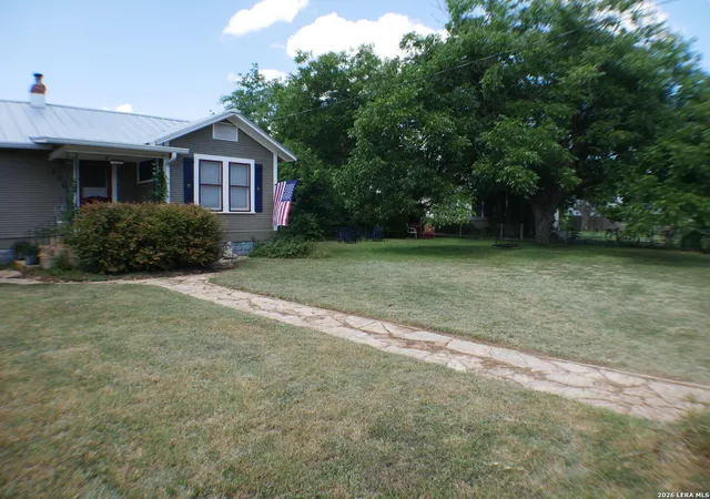 3rd image of 130 Idlewilde Blvd, Comfort, TX 78013 | MLS# 2000804