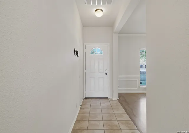 2nd image of 121 Sleepy Trl, Cibolo, TX 78108 | MLS# 2000807