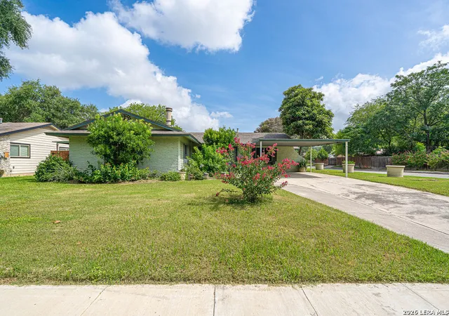 Photo 2 of Sale Pending at 4043 Willow Green Dr, San Antonio, TX 78217 | MLS# 2000812 | Listing updated on 2026-08-06