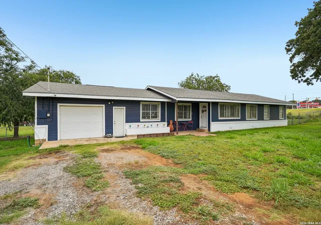 2nd image of 1609 F St, Floresville, TX 78114 | MLS# 2000828