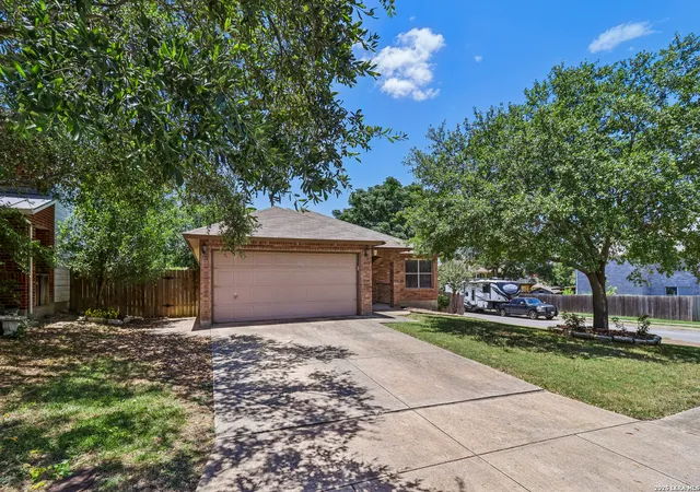 Photo 2 of Single family home for sale at 16751 Basin Oak, San Antonio, TX 78247 | MLS# 2000833 | Listing updated on 2026-07-27