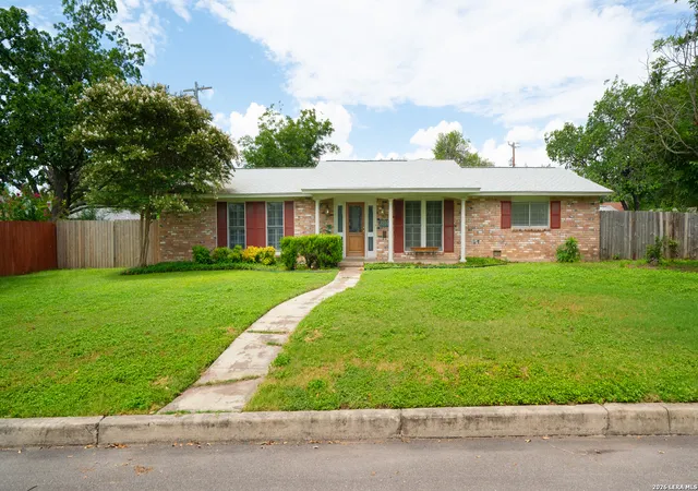 Photo 1 of Sale Pending at 3914 Starhill Dr, San Antonio, TX 78218 | MLS# 2000835 | Listing updated on 2026-08-05