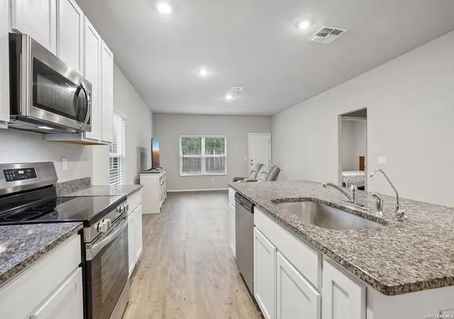 Photo 3 of Single family home for sale at 7706 Stud Dr, Elmendorf, TX 78112 | MLS# 2000847 | Listing updated on 2026-07-27