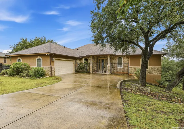 Photo 1 of Single family home for sale at 401 Lorne Rd, Canyon Lake, TX 78133 | MLS# 2000877 | Listing updated on 2026-09-14