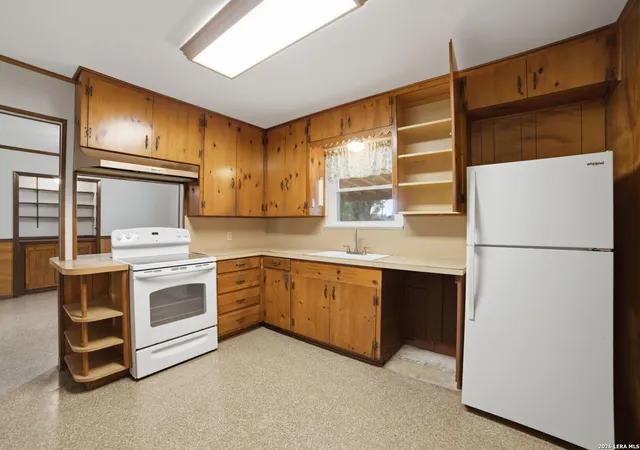 2nd image of 225 Lower Lacoste Rd, Castroville, TX 78009 | MLS# 2000892