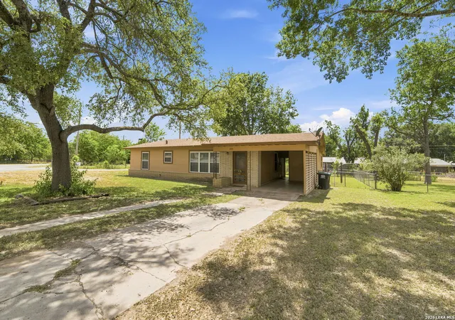 Photo 3 of Sale Pending at 225 Lower Lacoste Rd, Castroville, TX 78009 | MLS# 2000892 | Listing updated on 2026-08-13
