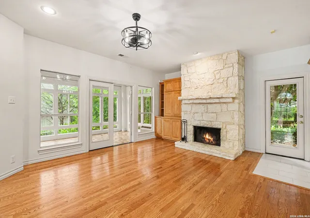 Photo 3 of Single family home for sale at 29442 No Le Hace Dr, Fair Oaks Ranch, TX 78015 | MLS# 2000925 | Listing updated on 2026-09-10