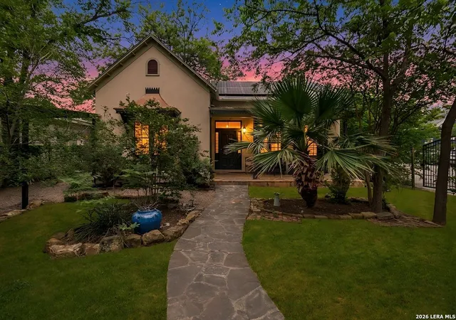 18th image of 1012 N Flores St, San Antonio, TX 78212 | MLS# 2000929
