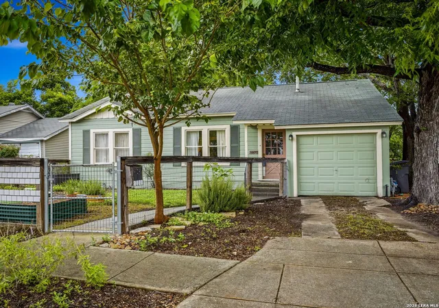 Photo 3 of Single family home for sale at 2022 W Craig Pl, San Antonio, TX 78201 | MLS# 2000942 | Listing updated on 2026-09-25