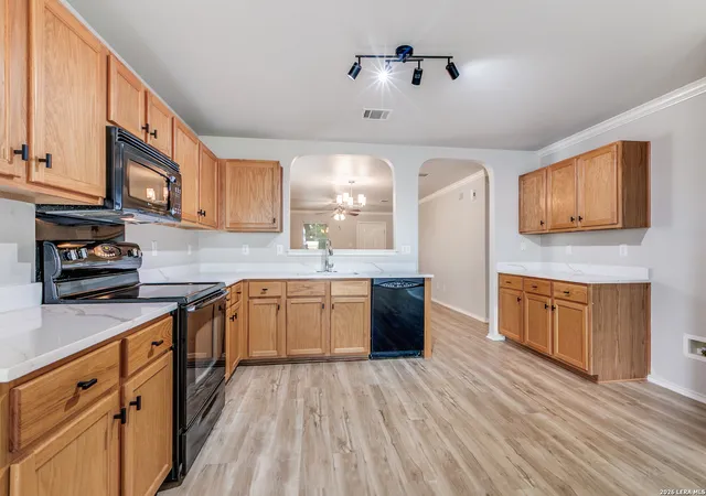 Photo 4 of Single family home for sale at 543 Stable Vis, San Antonio, TX 78227 | MLS# 2000949 | Listing updated on 2026-08-13