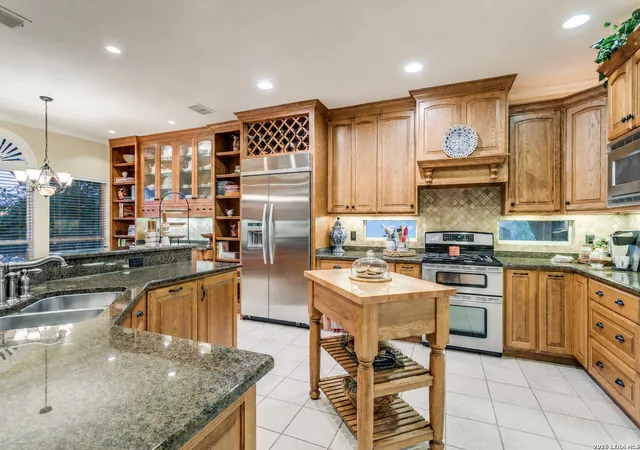 Photo 4 of Sale Pending at 13306 Sage Hts Dr, San Antonio, TX 78230 | MLS# 2000970 | Listing updated on 2026-07-29