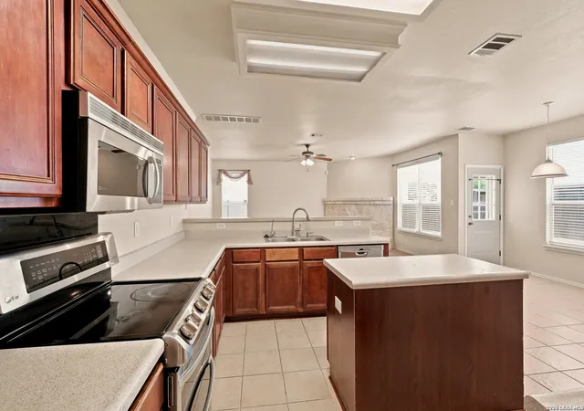 5th image of 113 Phantom, Cibolo, TX 78108 | MLS# 2001032