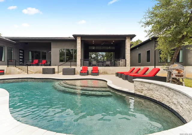 Photo 4 of Single family home for sale at 993 Jenny Leigh Trl, Bulverde, TX 78163 | MLS# 2001033 | Listing updated on 2026-07-30